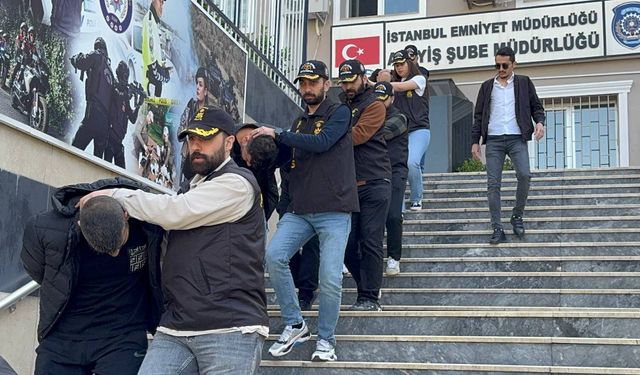 Almanya'da dolandırıcılık yapıp Türkiye'de yakalanan 10 zanlı adliyede