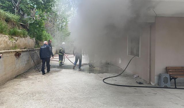 Tokat'ta çıkan yangında 2 çocuk polis tarafından kurtarıldı