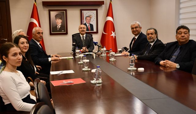 Adana'da evlenecek gençlere alışverişlerinde indirim sağlanması amacıyla protokol imzalandı