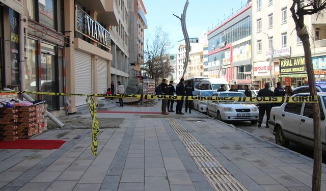 Van'da bir iş yerine düzenlenen silahlı saldırıda 1 kişi öldü, 4 kişi yaralandı