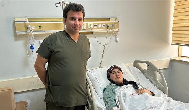 Beyin kanaması geçiren hamile kadın doktorların müdahalesiyle hayata tutundu