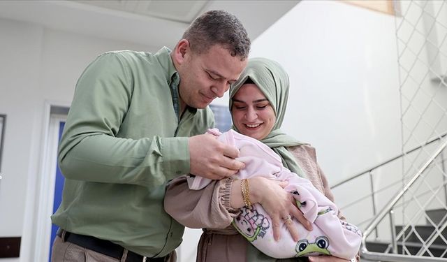 İç organları dışarıda doğan Ebrar bebek, 70 günlük tedavinin ardından sağlığına kavuştu
