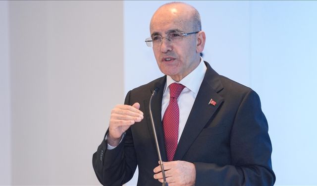 Bakan Şimşek: 2025'te 64 milyar dolar turizm geliri ve 65 milyon ziyaretçi hedefine ulaşmayı öngörüyoruz