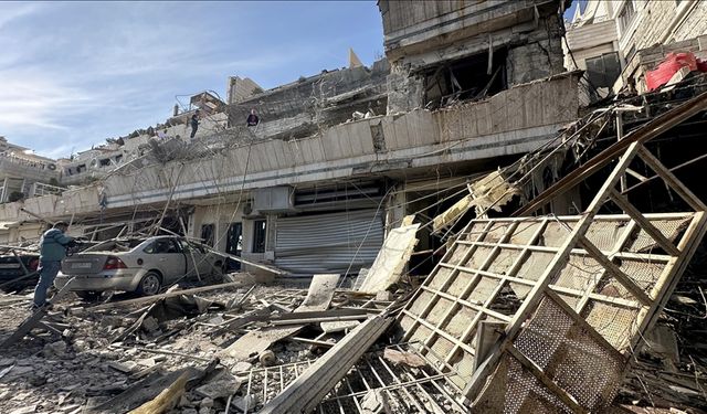 İsrail, Suriye'ye 5 savaş uçağıyla hava saldırıları düzenledi