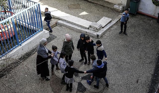 UNRWA: İsrail'in Doğu Kudüs'teki okullarımızı kapatma kararı 800 çocuğun eğitim hakkını tehdit ediyor