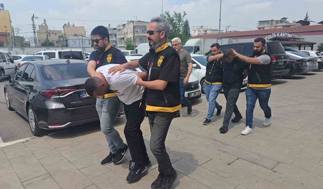 Park halindeki otomobillerden 500 bin TL’lik hırsızlık yapan 3 şüpheli yakalandı