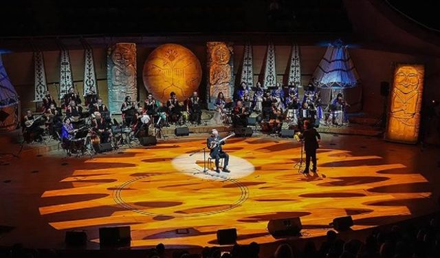 Türk Dünyasının Ezgileriyle 25 Yıllık Yolculuk Sahnede Taçlandı