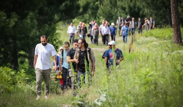 Kütahya'da gençler "tarihi göç yolu"nda yürüyüş yaptı