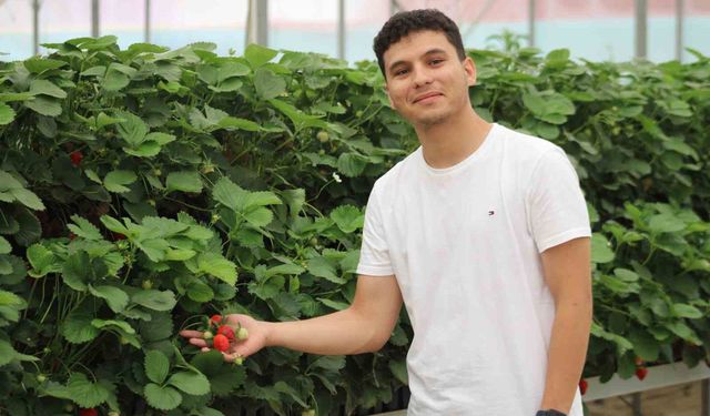 Tarımı, teknolojiyle birleştirdi yaşıtlarına örnek oldu