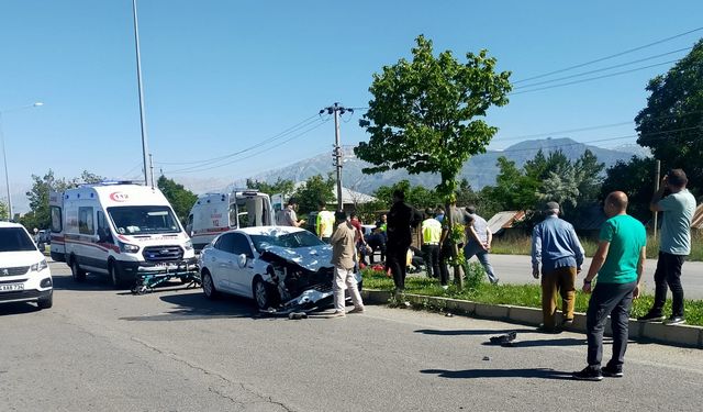 Erzincan'da otomobil ile çarpışan motosikletin sürücüsü öldü