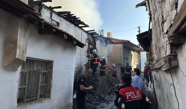 Çankırı'da metruk evde çıkan yangın söndürüldü