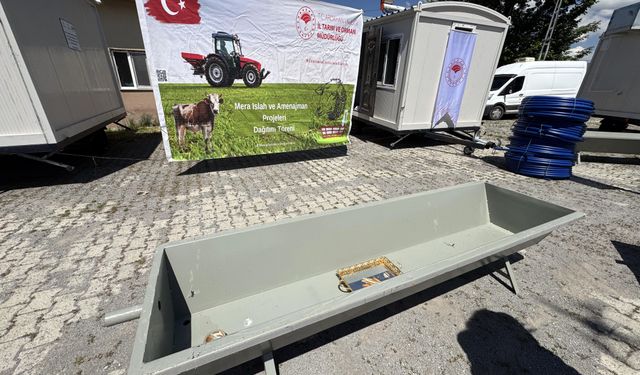 Ardahan'da mera altyapısı için köylere çobanevi ve sıvat desteği verildi