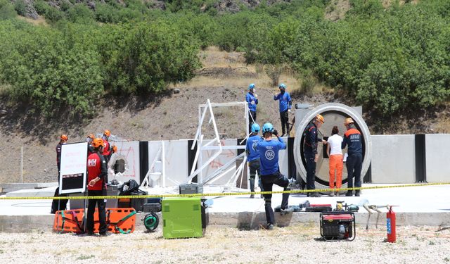 Amasya'da 1571 personelin katılımıyla deprem tatbikatı yapıldı