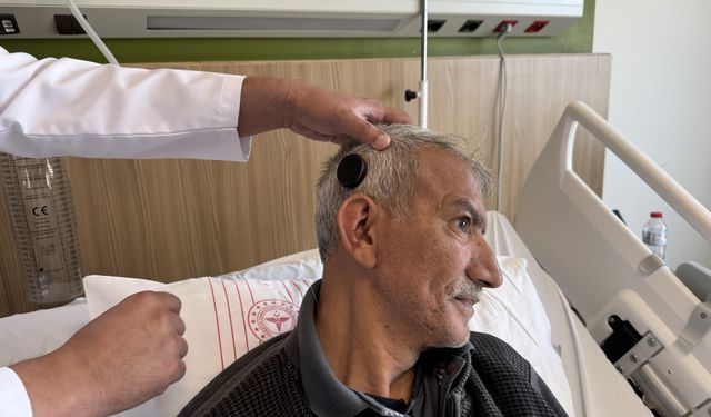 3 yıldır işitme kaybı bulunan hasta, koklear implant ameliyatıyla sağlığına kavuştu