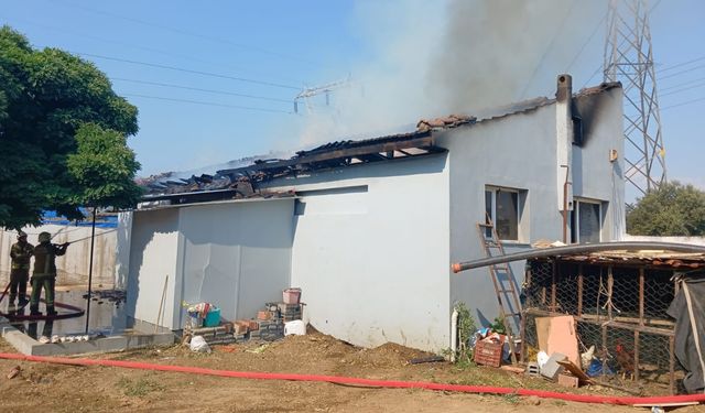 İzmir'de müştemilatta çıkan yangında yaralanan bebek hastanede öldü