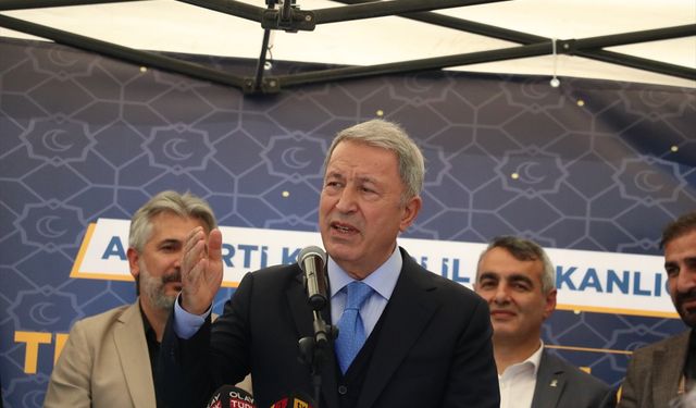 TBMM Milli Savunma Komisyonu Başkanı Akar, Kayseri'de bayramlaşma programına katıldı