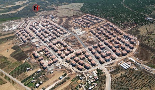 Depremin Yaraları Sarılmaya Devam Ediyor: Hassa'da 3 Binden Fazla Konut Tamamlandı