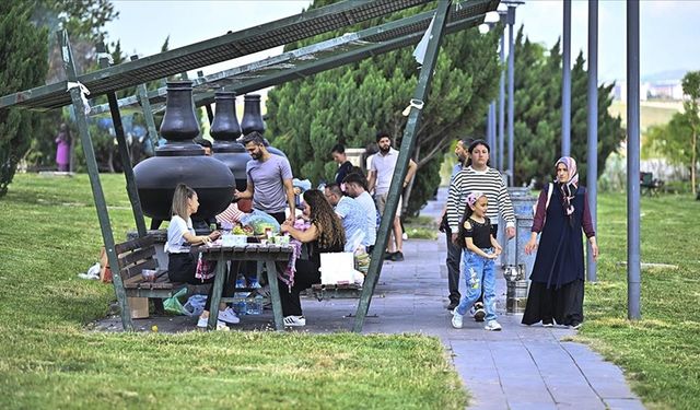 Bayram tatilini Ankara'da geçirenler mesire alanlarını tercih etti