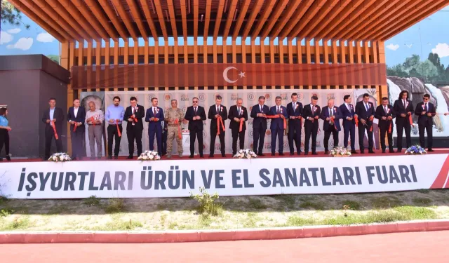 Van’da "İşyurtları Ürün ve El Sanatları Fuarı" devam ediyor