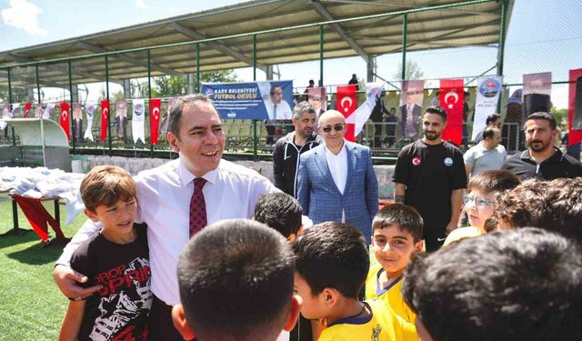 Kars Belediyesi Futbol Okulu Kapılarını Açtı