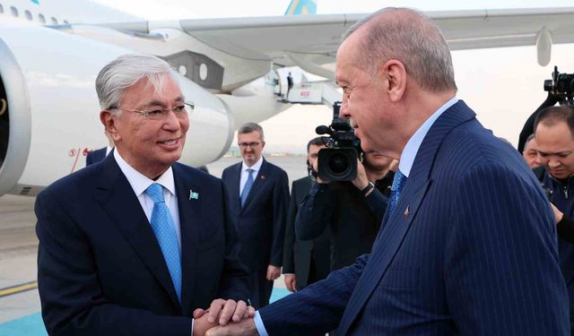 Cumhurbaşkanı Erdoğan, Kazakistan Cumhurbaşkanı Tokayev’i törenle karşıladı