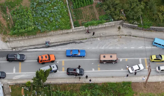 Trabzon'da Nostaljik Düğün Konvoyu Göz Kamaştırdı
