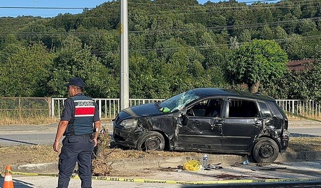 Düzce'de kamyonun çarptığı otomobildeki çocuk öldü