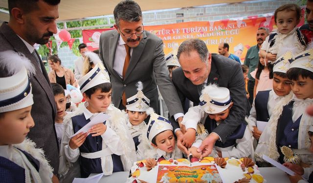 Hakkari'de 24 çocuk için sünnet şöleni yapıldı
