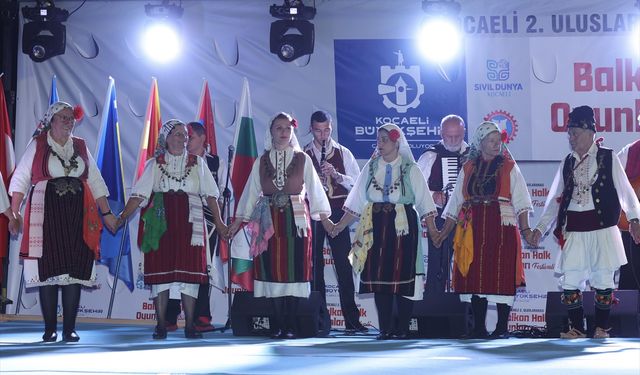 Kocaeli 2. Uluslararası Balkan Halk Oyunları Festivali başladı