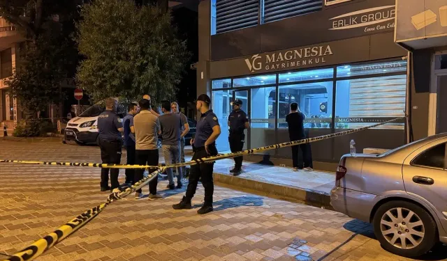 Manisa'da Emlak Ofisinde Silahlı Kavga Çıktı 1 ölü, 3 yaralı