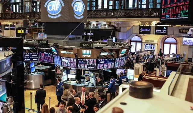 New York borsası karışık seyirle açıldı
