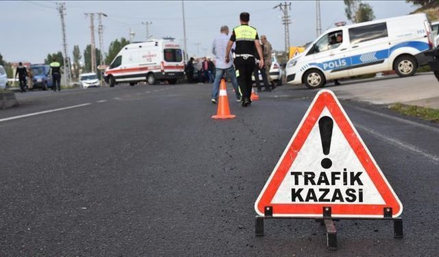Samsun'da iki otomobilin çarpıştığı kazada 3 kişi yaralandı