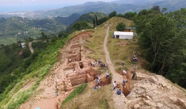 Ordu'daki 2 bin 300 yıllık Kurul Kalesi'nde arkeolojik kazı çalışmaları sürüyor