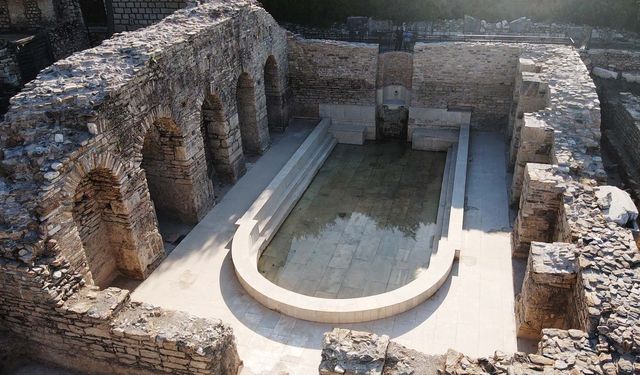 "Gladyatörler kenti" Stratonikeia'nın Roma hamamında 1900 yıl sonra su aktı