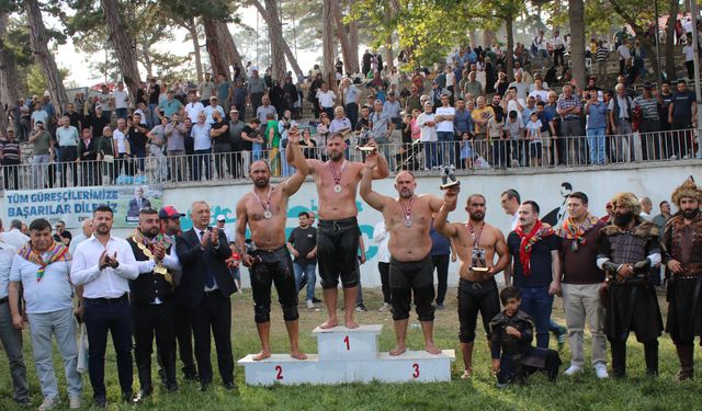 Domaniç Yağlı Güreşleri'nde başpehlivan Nedim Gürel oldu