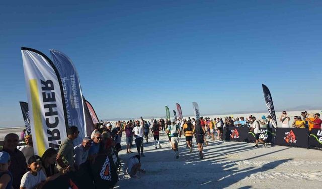 Runfire Salt Lake Ultra Trail Maratonu, renkli görüntülere sahne oldu