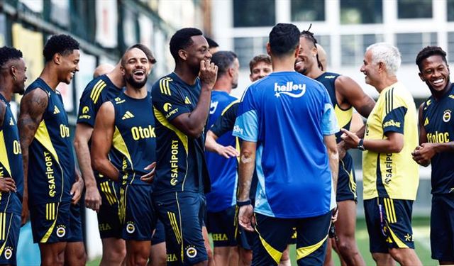 Fenerbahçe’nin Göztepe Maçı Kamp Kadrosu Belli Oldu: 7 İsim Kadroda Yok