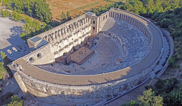 Bakan Ersoy’dan Antalya Turizminde Rekor Paylaşımı