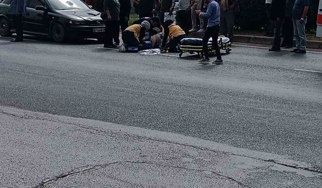 Yolun karşısına geçmek isteyen yayaya çarptı