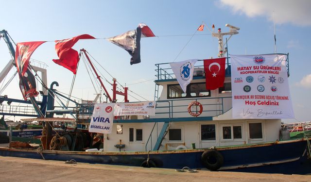 Hataylı balıkçılar "vira bismillah" diyerek sezona başladı