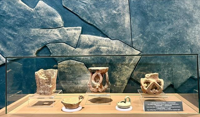 Kazakistan'da arkeolojik kazı çalışmalarında keşfedilen Oğuzlar dönemine ait eserler tanıtıldı