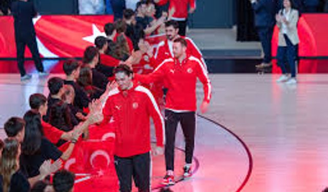 Avrupa ikincisi A Milli Takım için Türkiye Basketbol Federasyonunda tören düzenlendi