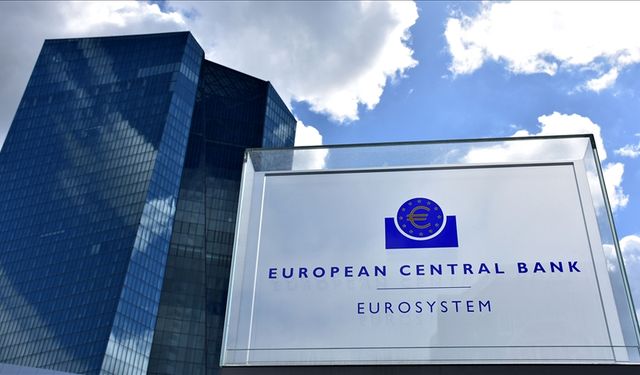 Avrupa Merkez Bankası politika faizini sabit tuttu