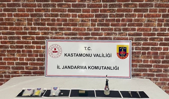 Uyuşturucu operasyonunda yakalanan 4 sanığa 8 yıl 4 ay hapis cezası