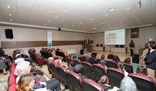 Bitlis’te "En İyi Narkotik Polisi Anne" semineri düzenlendi
