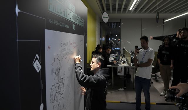 Bilişim Vadisi Genel Müdürü Tüzgen, AA Medya Teknolojileri Hackathonu V2.0'ı ziyaret etti