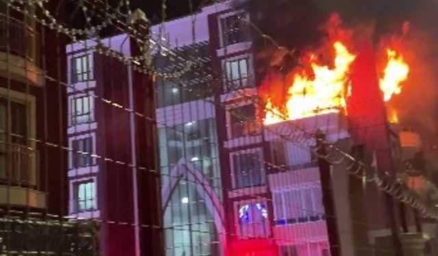 Konya'da apartmandan alevler yükseldi