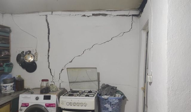 Manisa'da 83 yapı depremden etkilendi