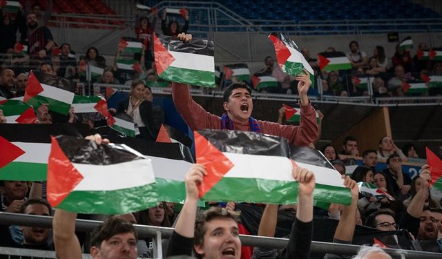 Avrupa basketbolundan soykırımcı İsrail'e "saygı duruşu"
