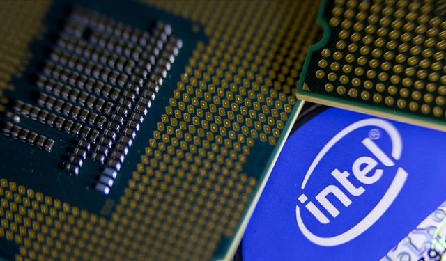 Intel'in geliri üçüncü çeyrekte arttı